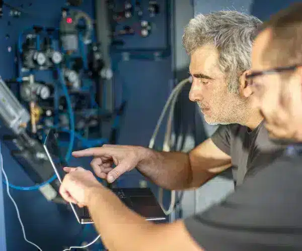 Pourquoi les sociétés de services sur le terrain sont-elles soumises à tant de pression?