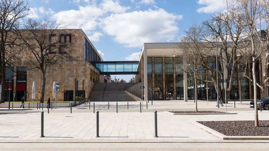 Praxedo führt bei Arbonia Doors zu vielen Synergien. Digitale Serviceberichte, mobile App und schnelle Anpassbarkeit führen zu einer merklichen Zeitersparnis im Service.